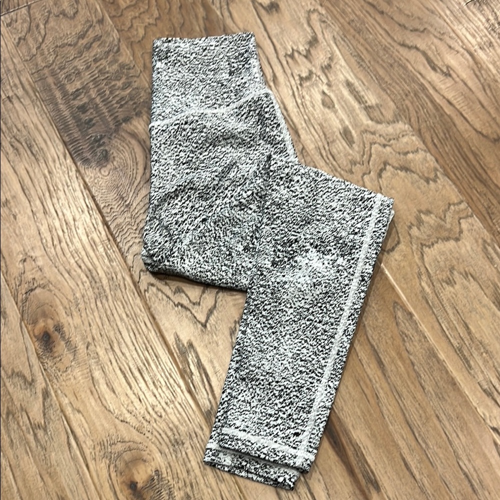 Ptula Pixel Leggings NWT
